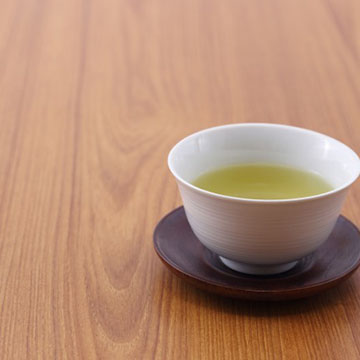 抜け毛予防や育毛に効果アリ？緑茶が持つパワーとは