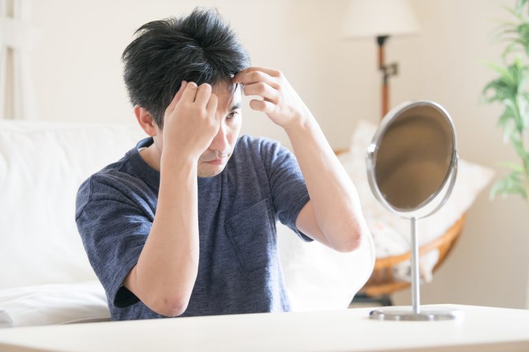 前髪の抜け毛を改善したい！効果的な対策方法は？ 薄毛対策室