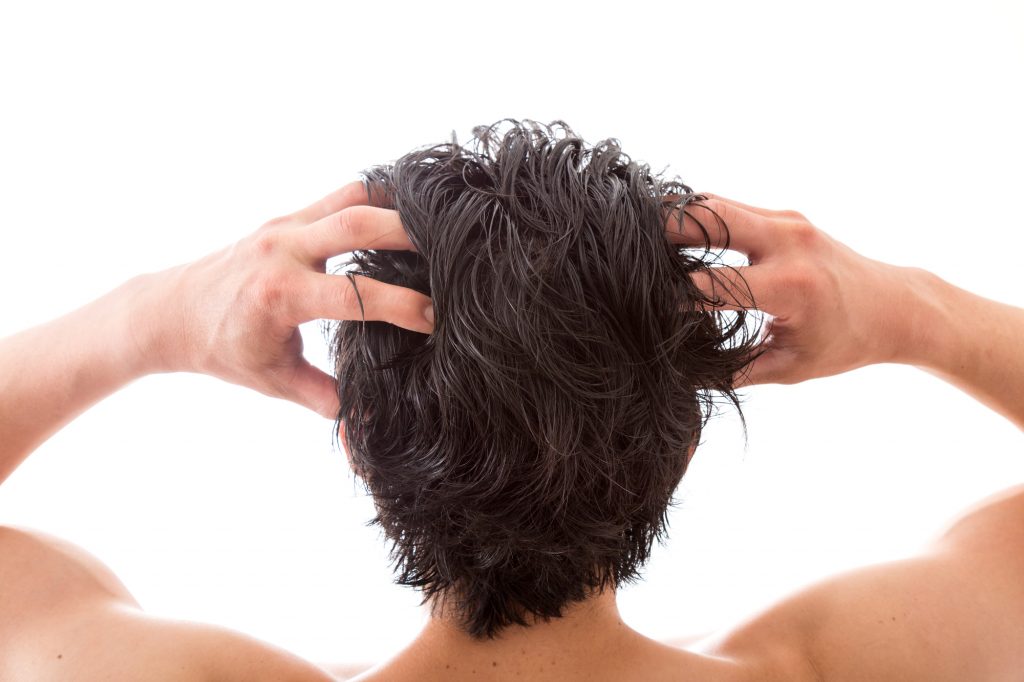 頭皮のできものが気になる 適切な対処法は 原因と予防策も解説 薄毛対策室