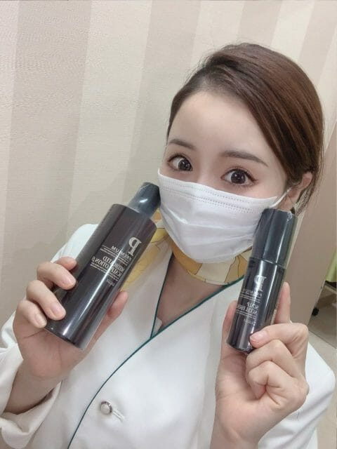 店長に続いて